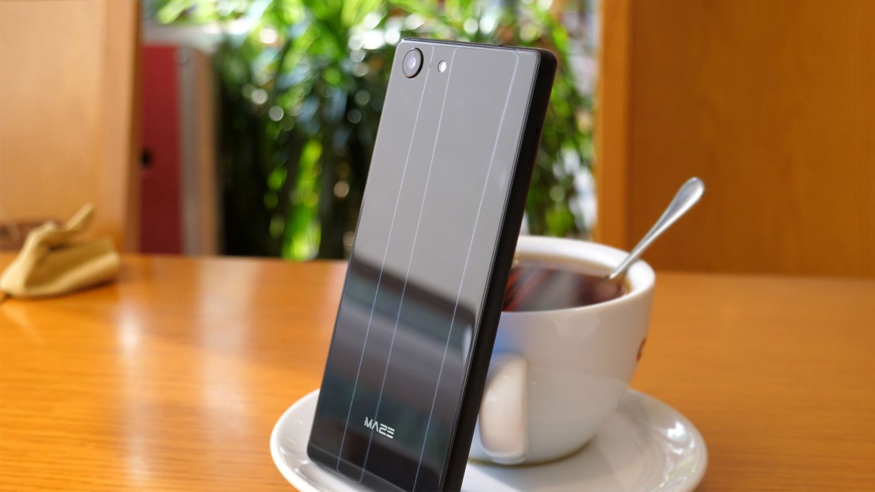 MAZE Alpha X: il primo hands-on ci mostra i dettagli del nuovo tri bezel less