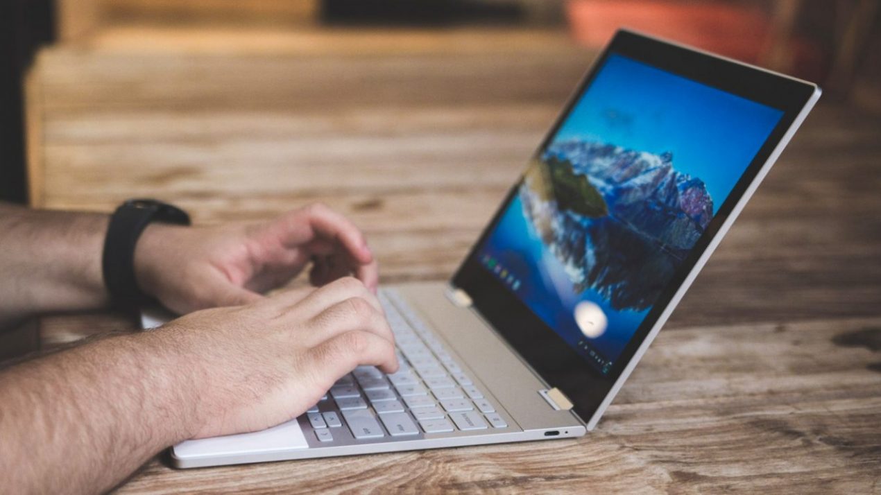 Chrome OS 64 in roll out con una nuova shortcut per gli screenshot, aggiornamenti per le app Android e patch di sicurezza