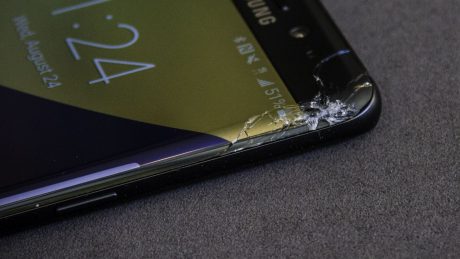 Samsung cracked screen 2