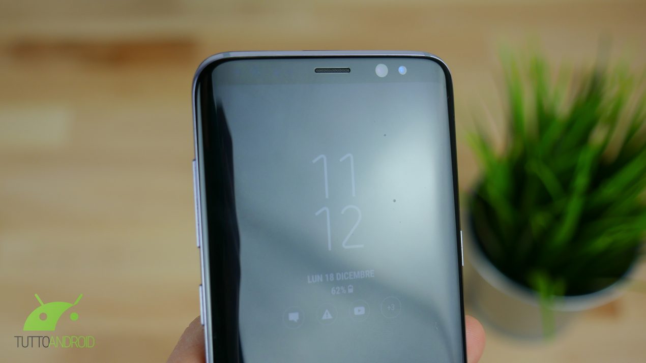 Samsung potrebbe integrare la fotocamera frontale nel display dei prossimi smartphone