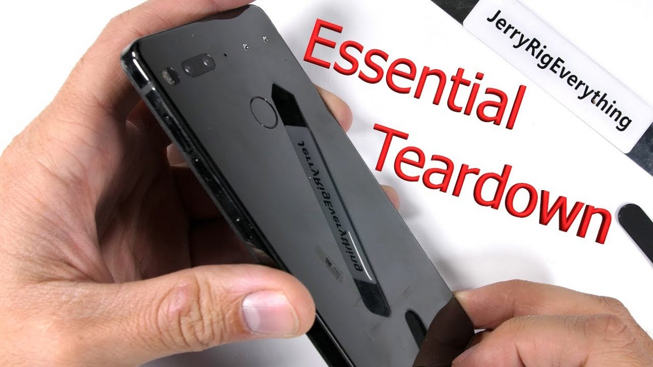 Quali sono i segreti di Essential Phone? Ce lo spiega JerryRigEverything