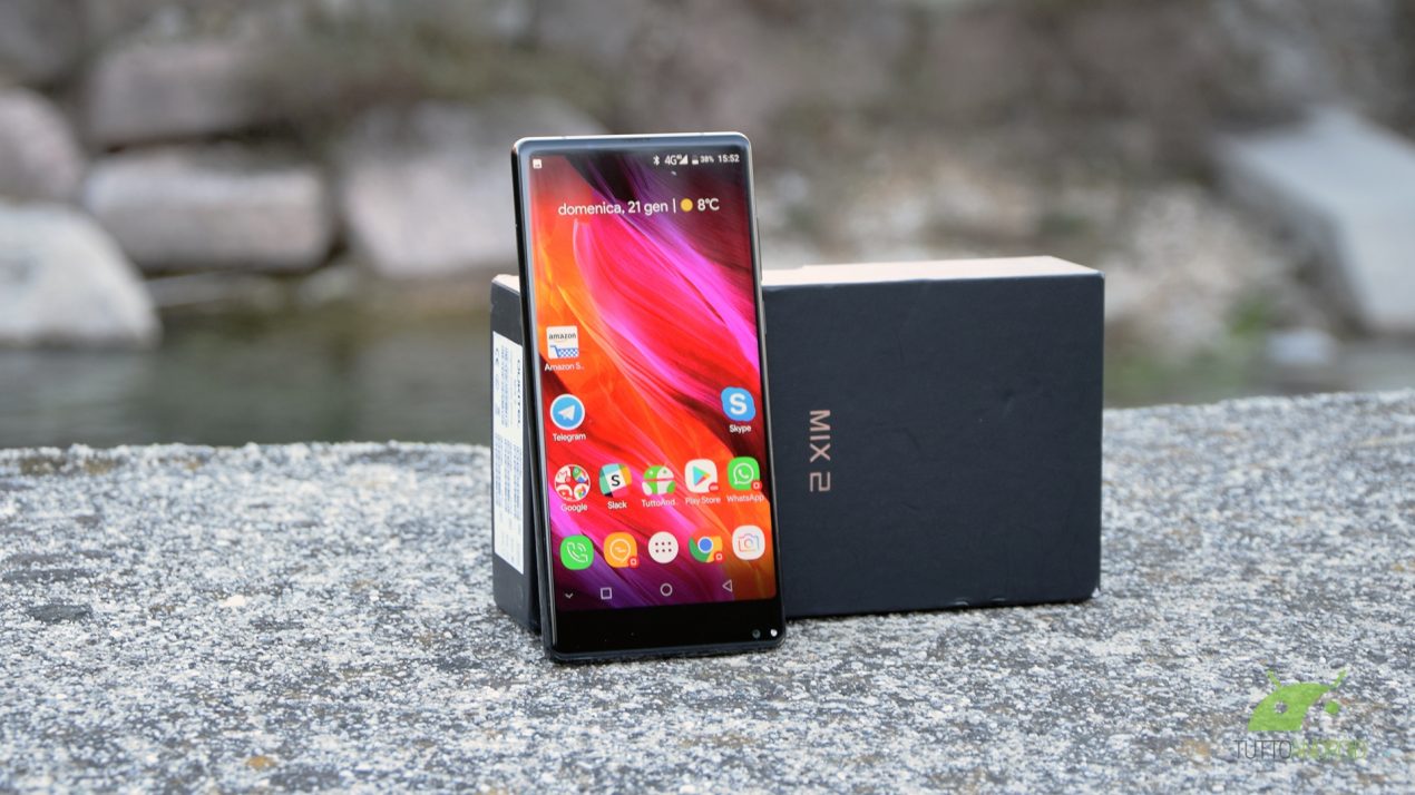 Recensione di OUKITEL Mix 2, lo smartphone Full Display da 170 euro
