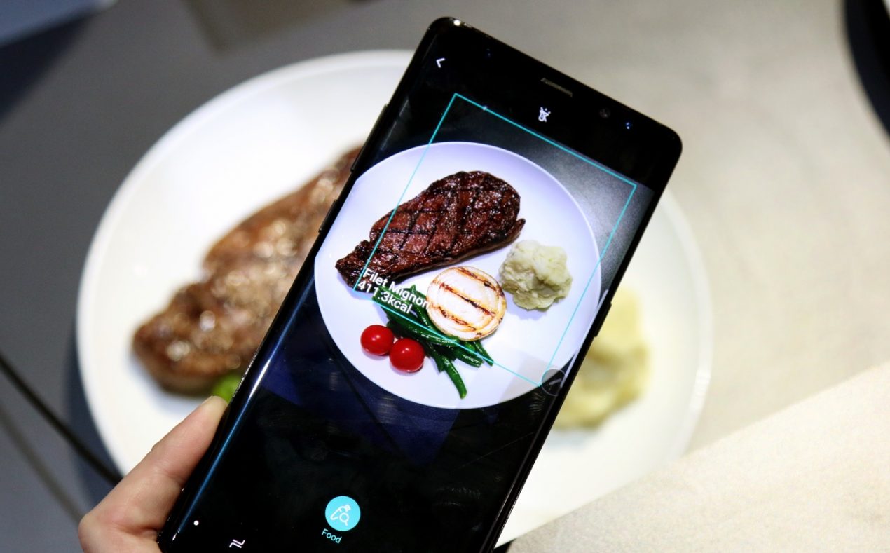 Samsung Bixby saprà calcolare le calorie del cibo e l'app SmartThings sbarcherà su Gear S3 e Gear Sport