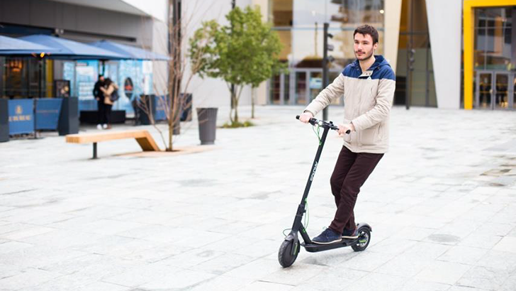 ARCHOS presenta il primo scooter elettrico con Android a bordo