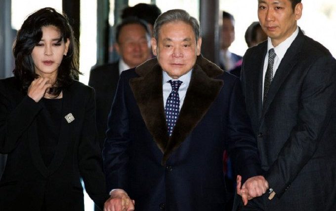 Il presidente di Samsung Electronics accusato di evasione fiscale in Corea del Sud
