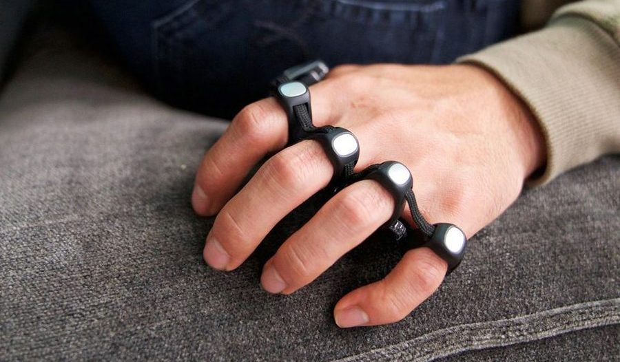 Tap è una tastiera che si indossa e inventa un nuovo modo per interagire con smartphone e computer
