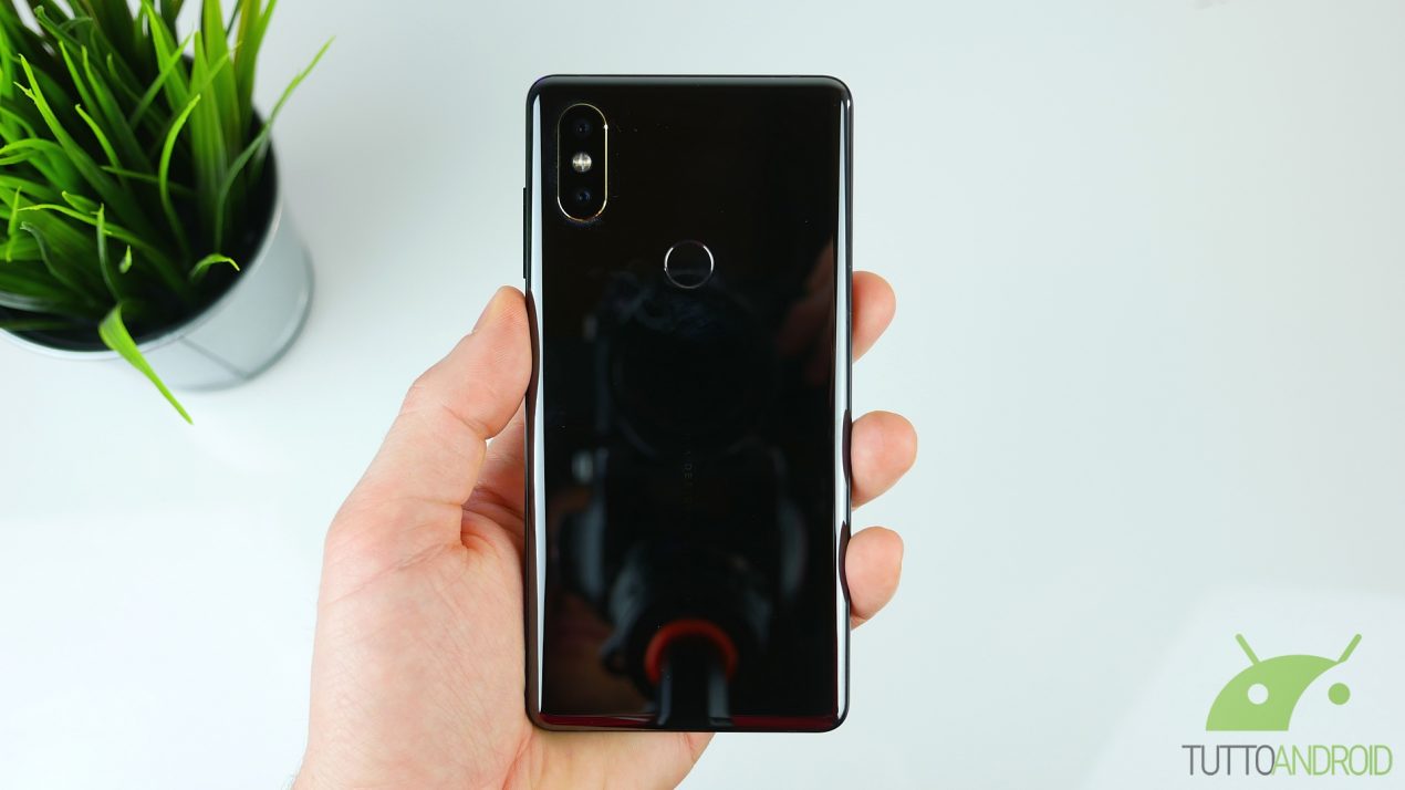 Gli aggiornamenti ad Android 10 sono in roll out per Realme XT e Xiaomi Mi MIX 2S