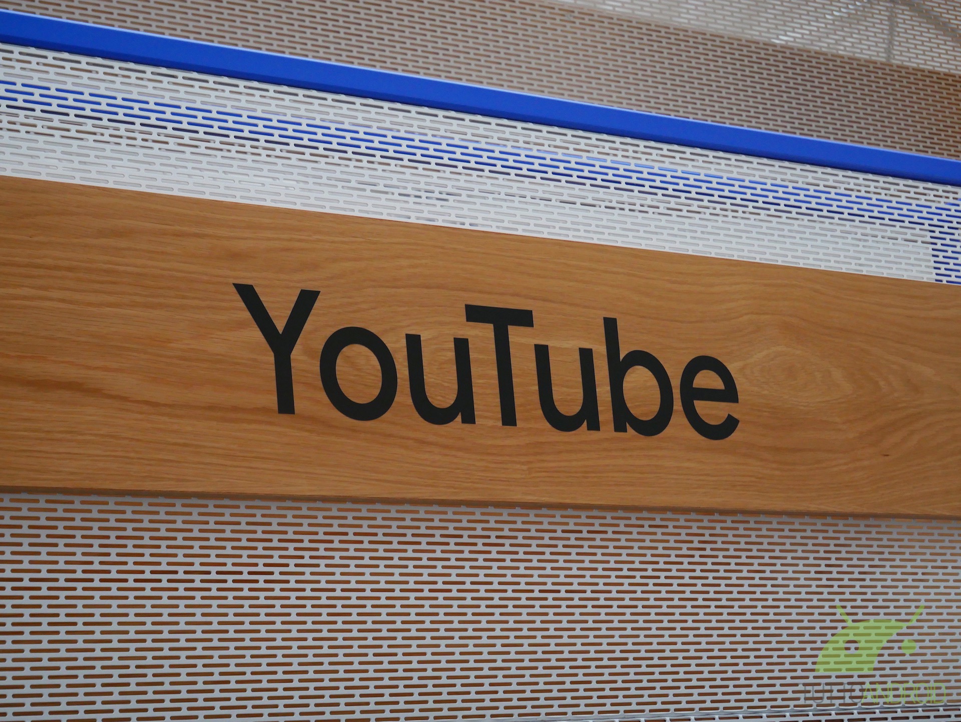 Youtube logo  