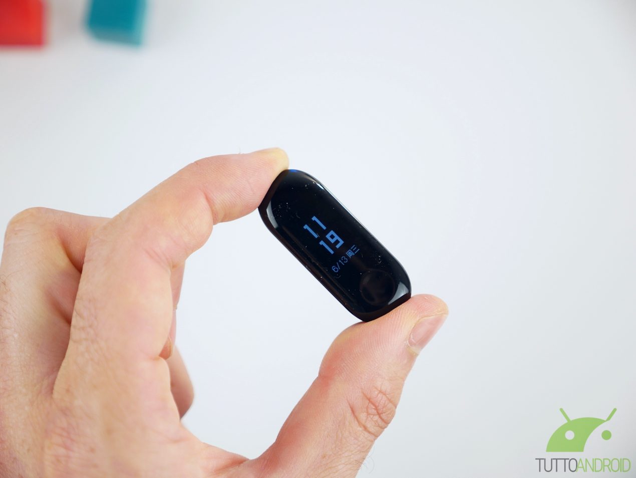 Xiaomi Mi Band 4 si mostra in tantissime foto: il lancio ormai è vicinissimo