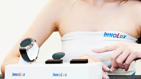 InnoLux OLED flessibile smartwatch