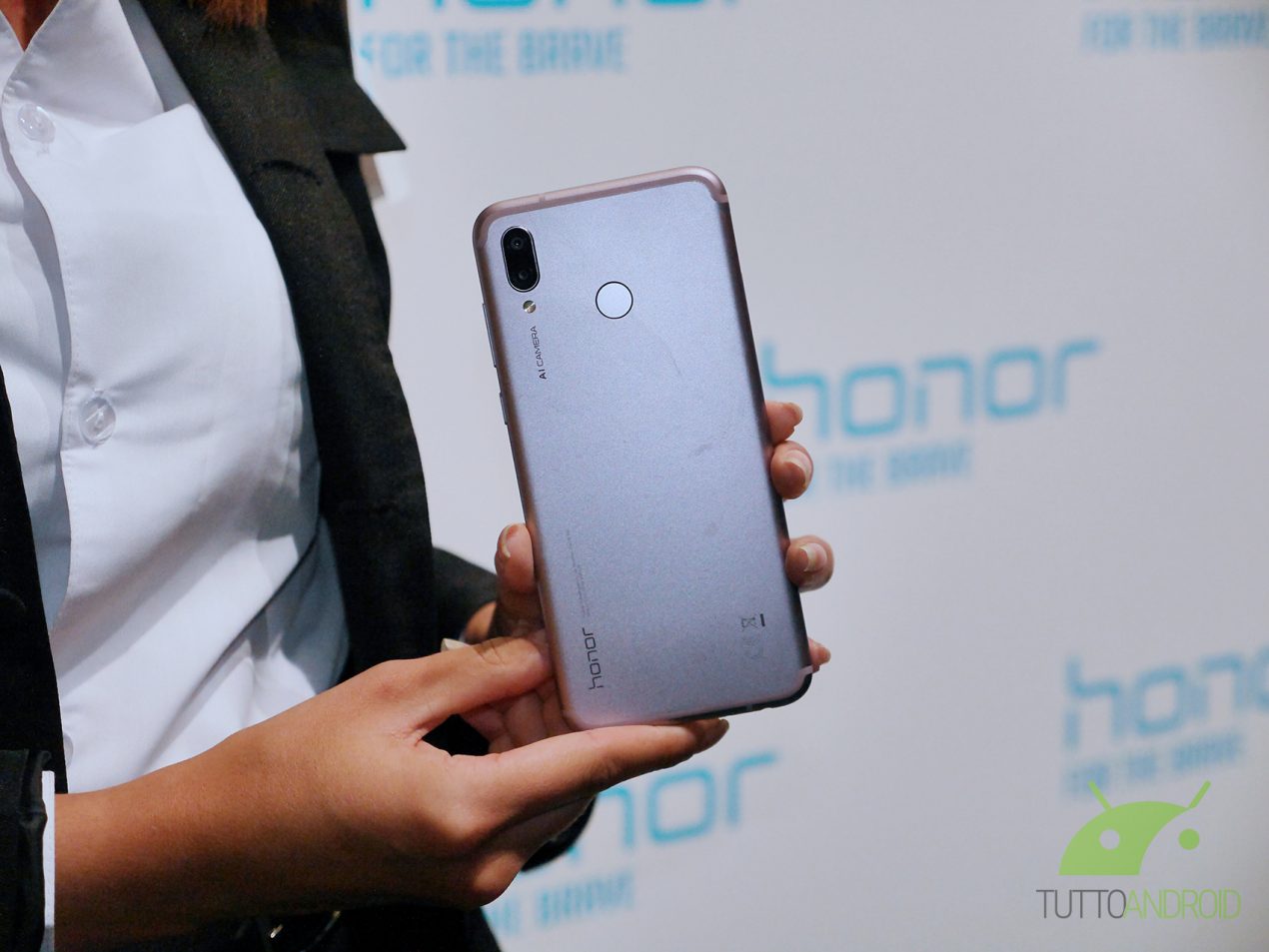 Honor Play: scheda tecnica e prezzo dello smartphone Honor Play: scheda tecnica e prezzo dello smartphone