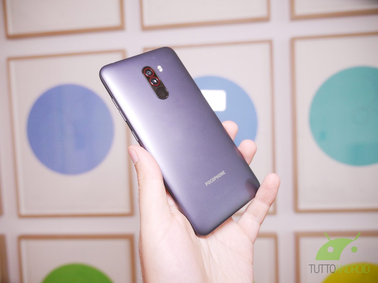 Ecco nuovi aggiornamenti per Samsung Galaxy M40 e A8 (2018) e POCOPHONE F1
