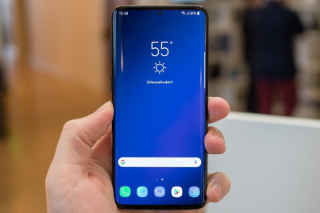 Nuove “conferme” per Samsung Galaxy S10 tra display, software e sensori