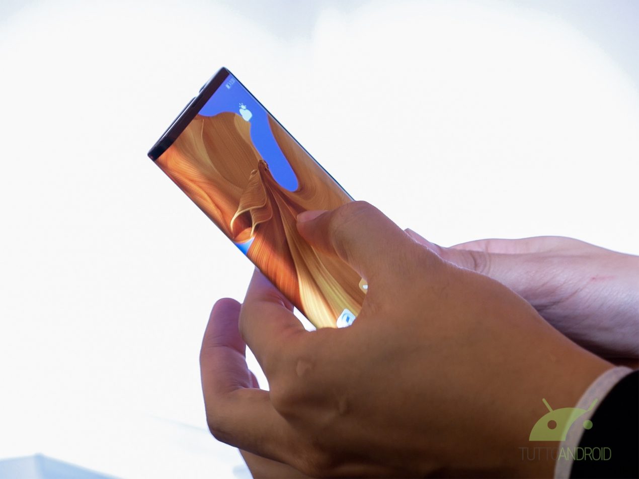 Huawei Mate Xs passa al MIIT con Kirin 990 e supporto al 5G