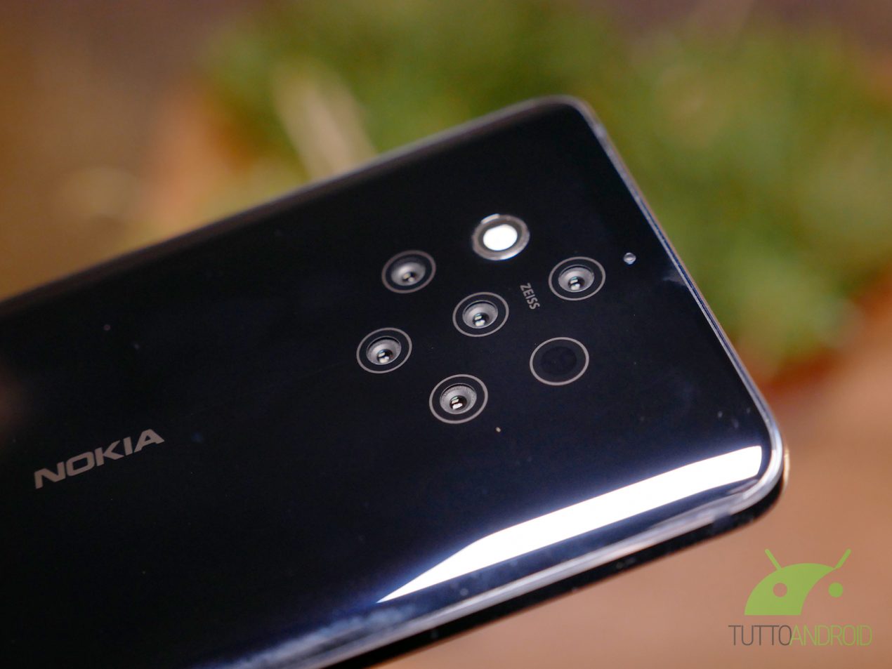 Aggiornamenti in roll out per Nokia 9 PureView, Essential Phone PH-1, Xiaomi Mi Max 3, Moto G4 e Nokia 2