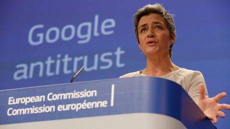 Google riceve una nuova multa dalla Commissione Europea - per 1 - 49 miliardi di dollari