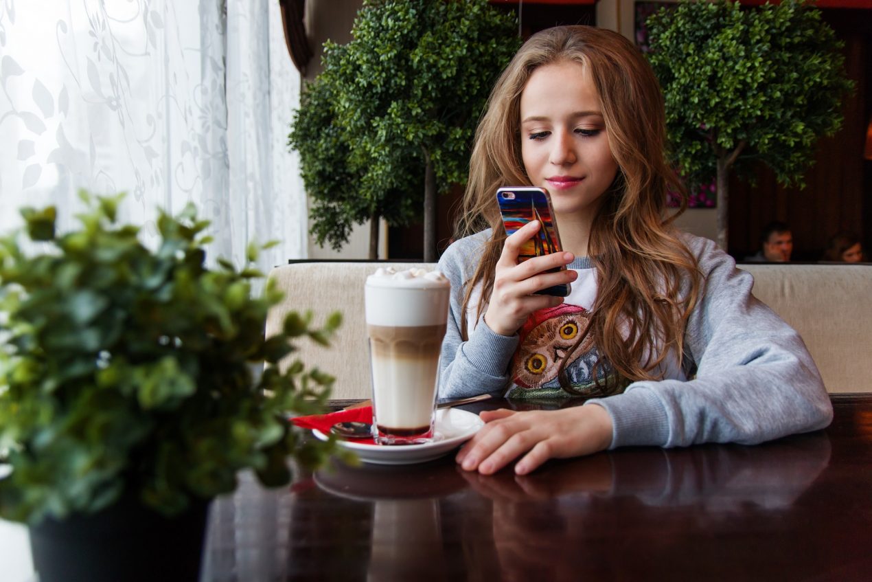 Una bolletta telefonica di oltre 16.000 euro per quattro ore di roaming