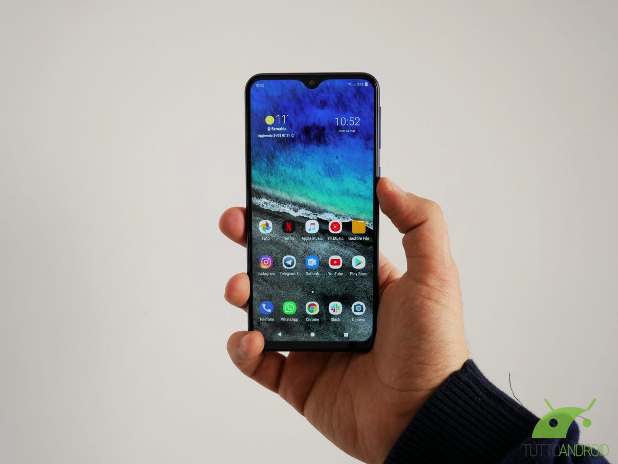 Recensione Samsung Galaxy M20: ottima autonomia, poi poco altro