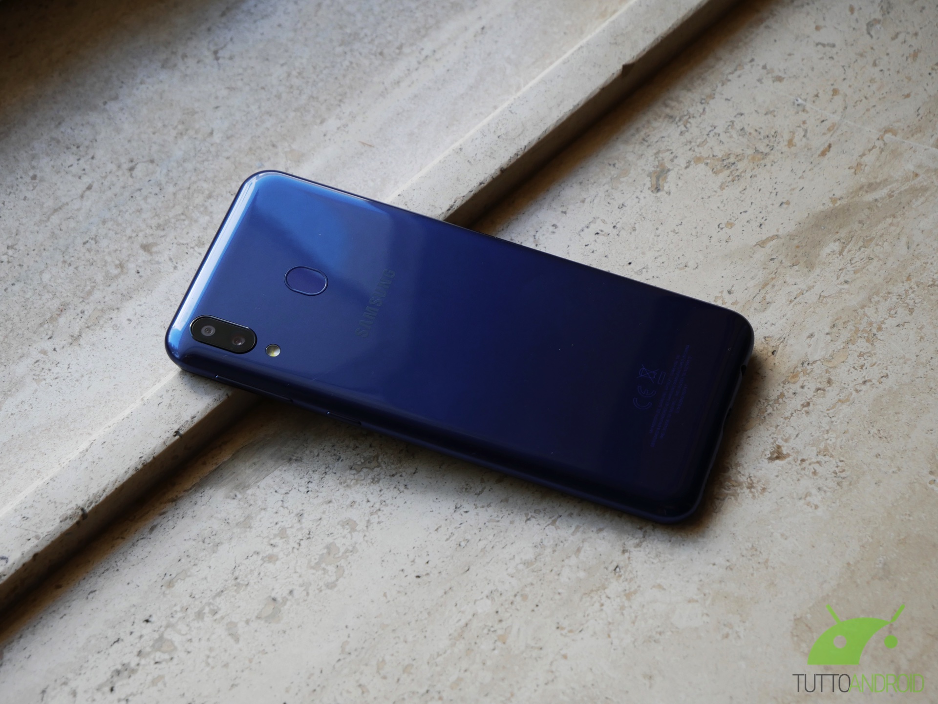 Recensione Samsung Galaxy M20: ottima autonomia, poi poco altro