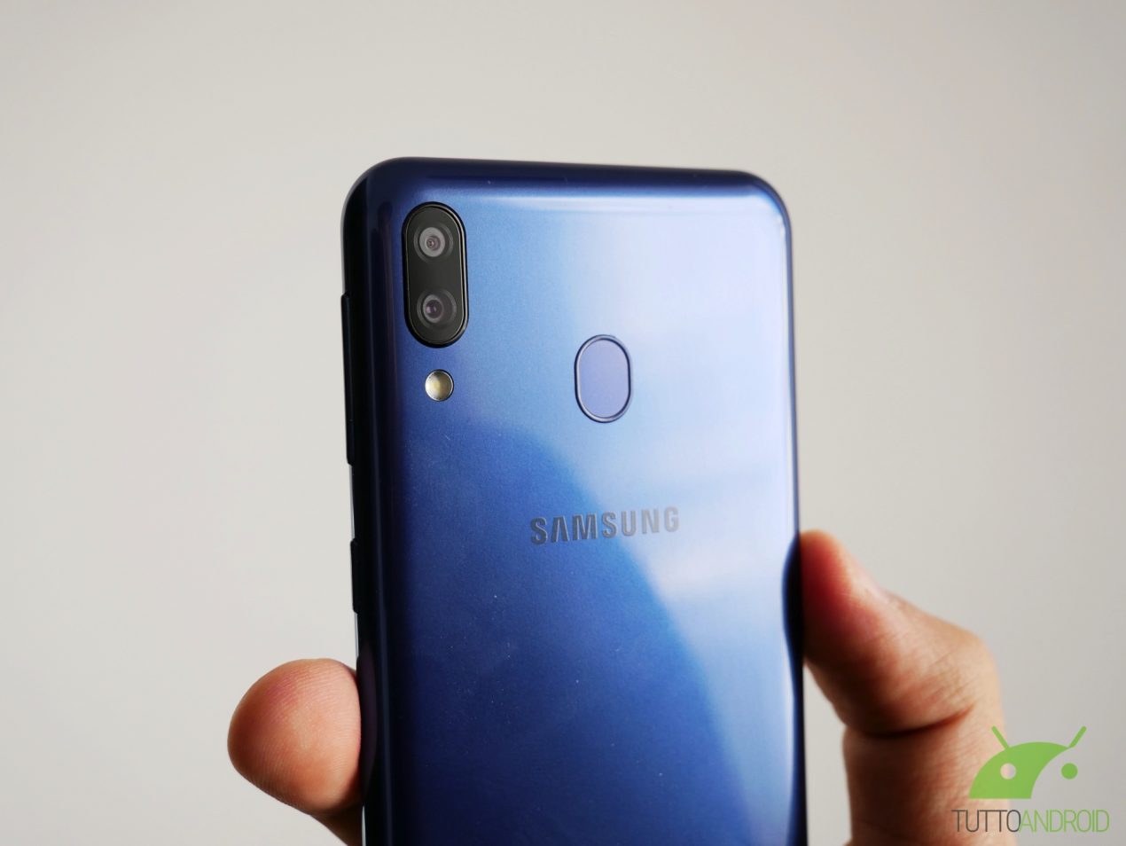 Samsung Galaxy M20 riceve l'aggiornamento ad Android 10 anche in Europa