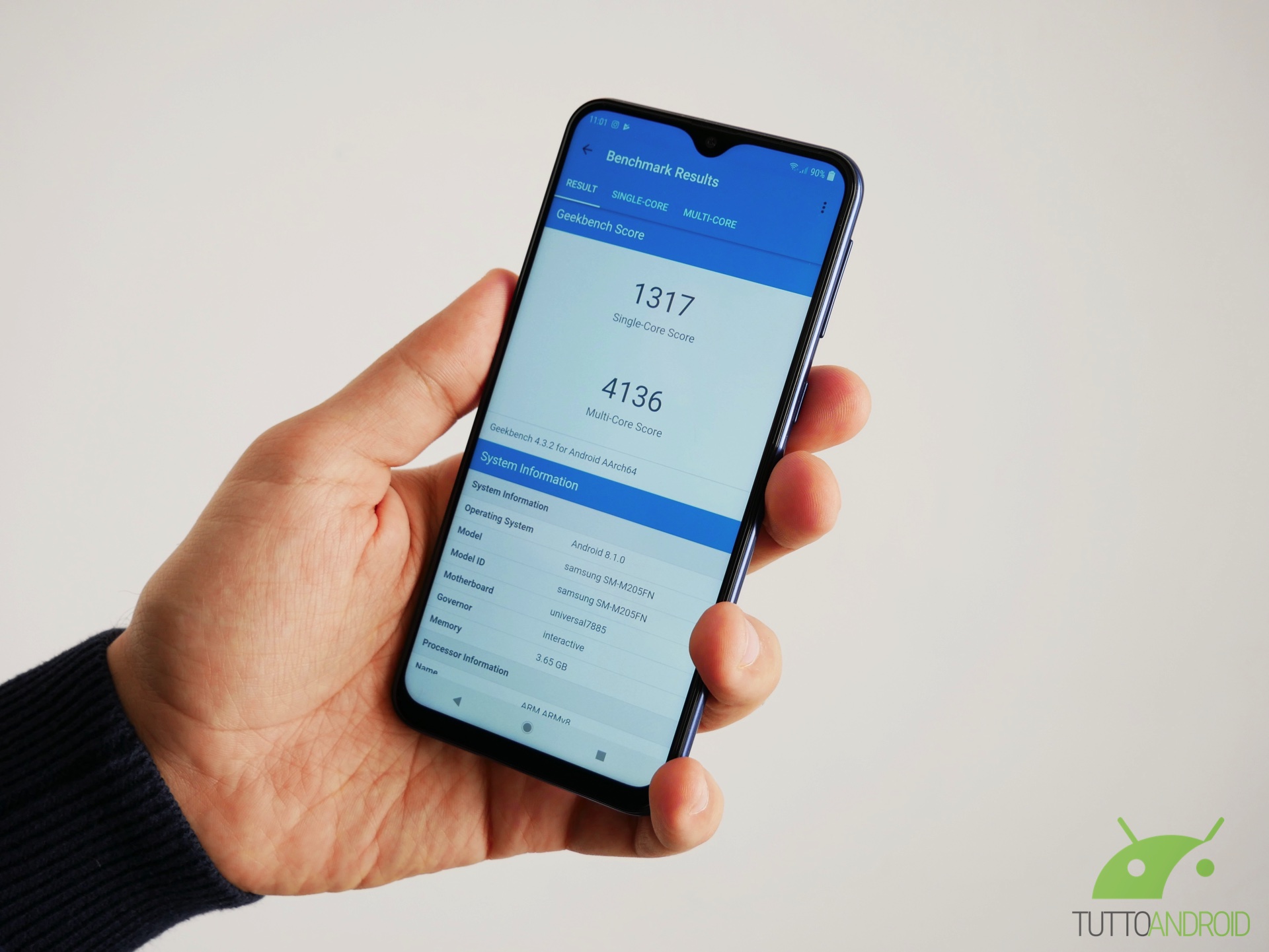 Recensione Samsung Galaxy M20: ottima autonomia, poi poco altro