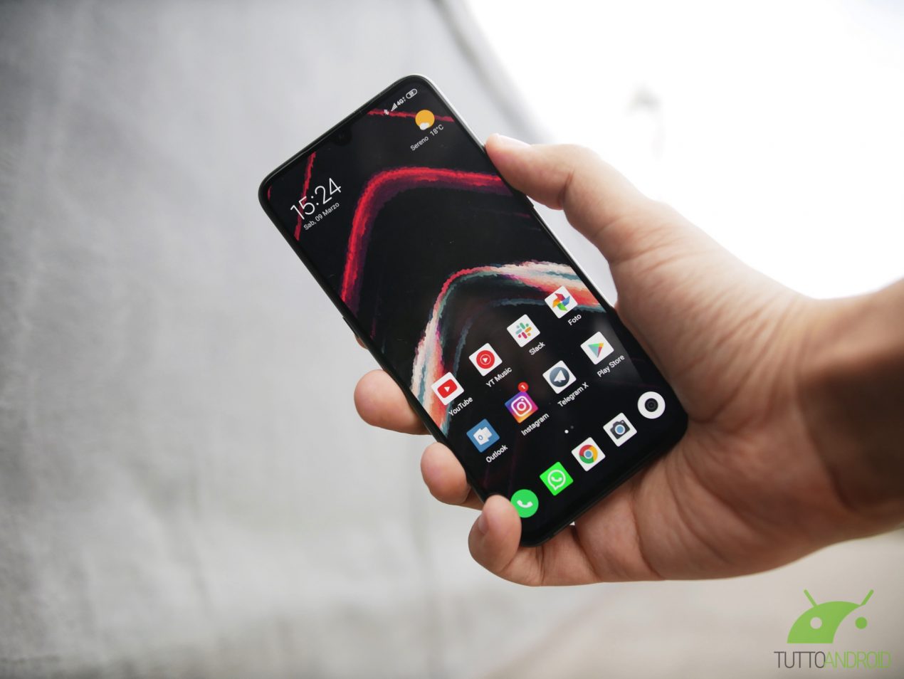 Ecco Xiaomi Mi 9 radicalmente trasformato in una potente console portatile