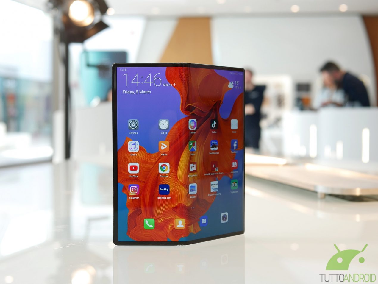 Questo è Huawei Mate X, abbiamo provato il pieghevole che convince di più!