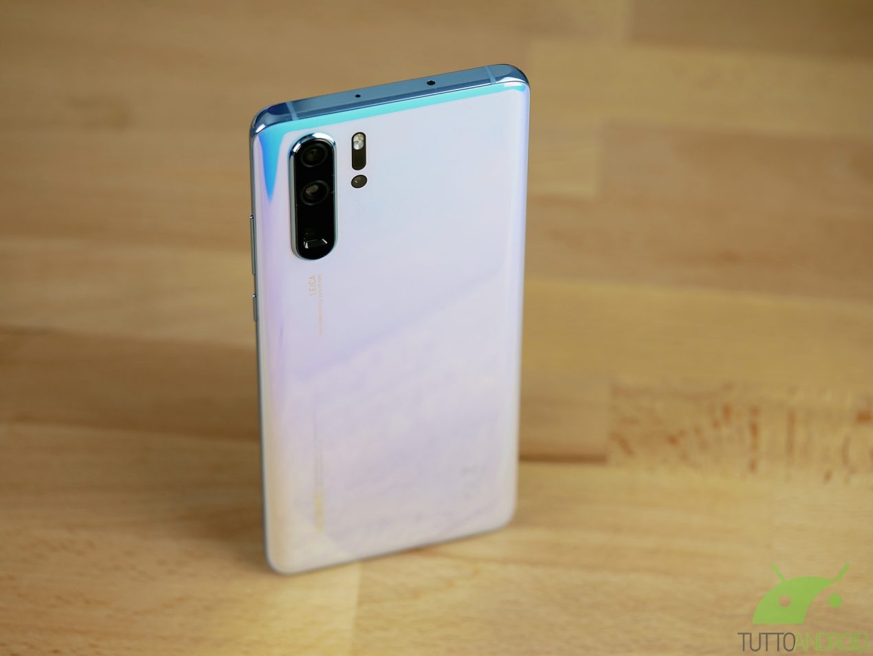 È tempo di aggiornamenti per i Huawei P30, FreeBuds 3 e per ben tre Huawei MediaPad