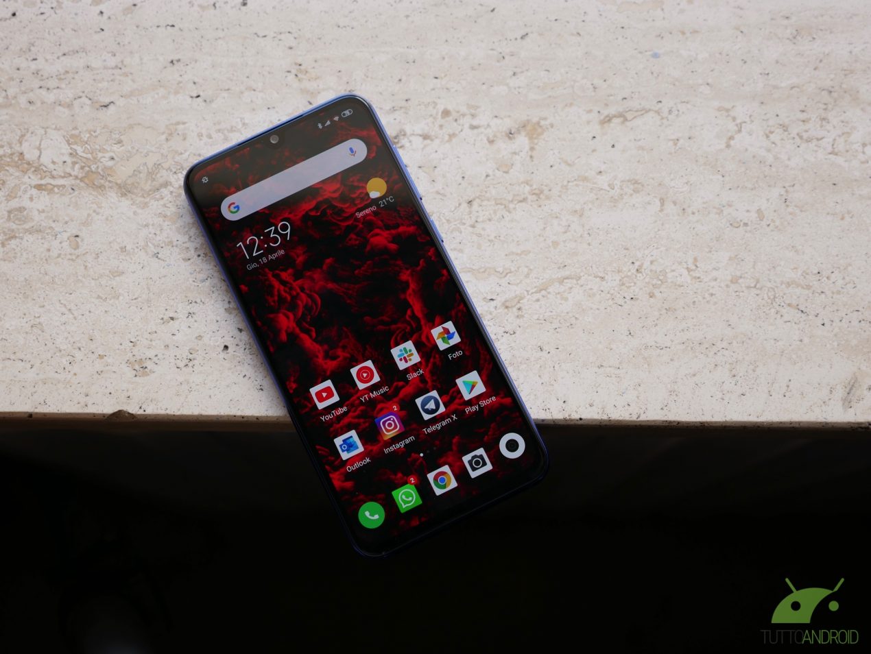 Xiaomi Mi 9 SE è arrivato in Italia: in vendita nei Mi Store con 6-128 GB di memoria