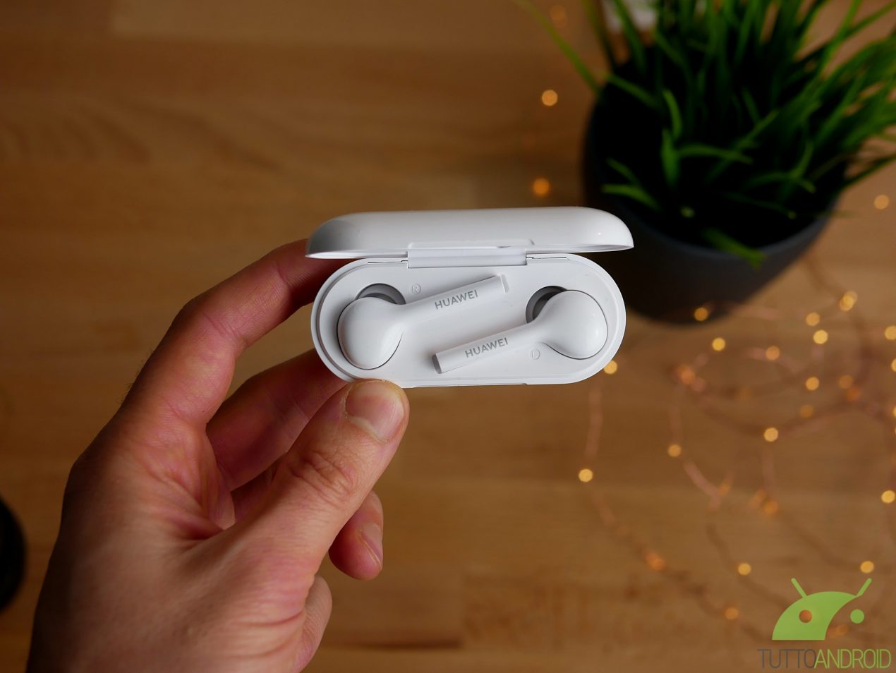 Recensione Huawei FreeBuds Lite: buon prezzo e funzioni smart
