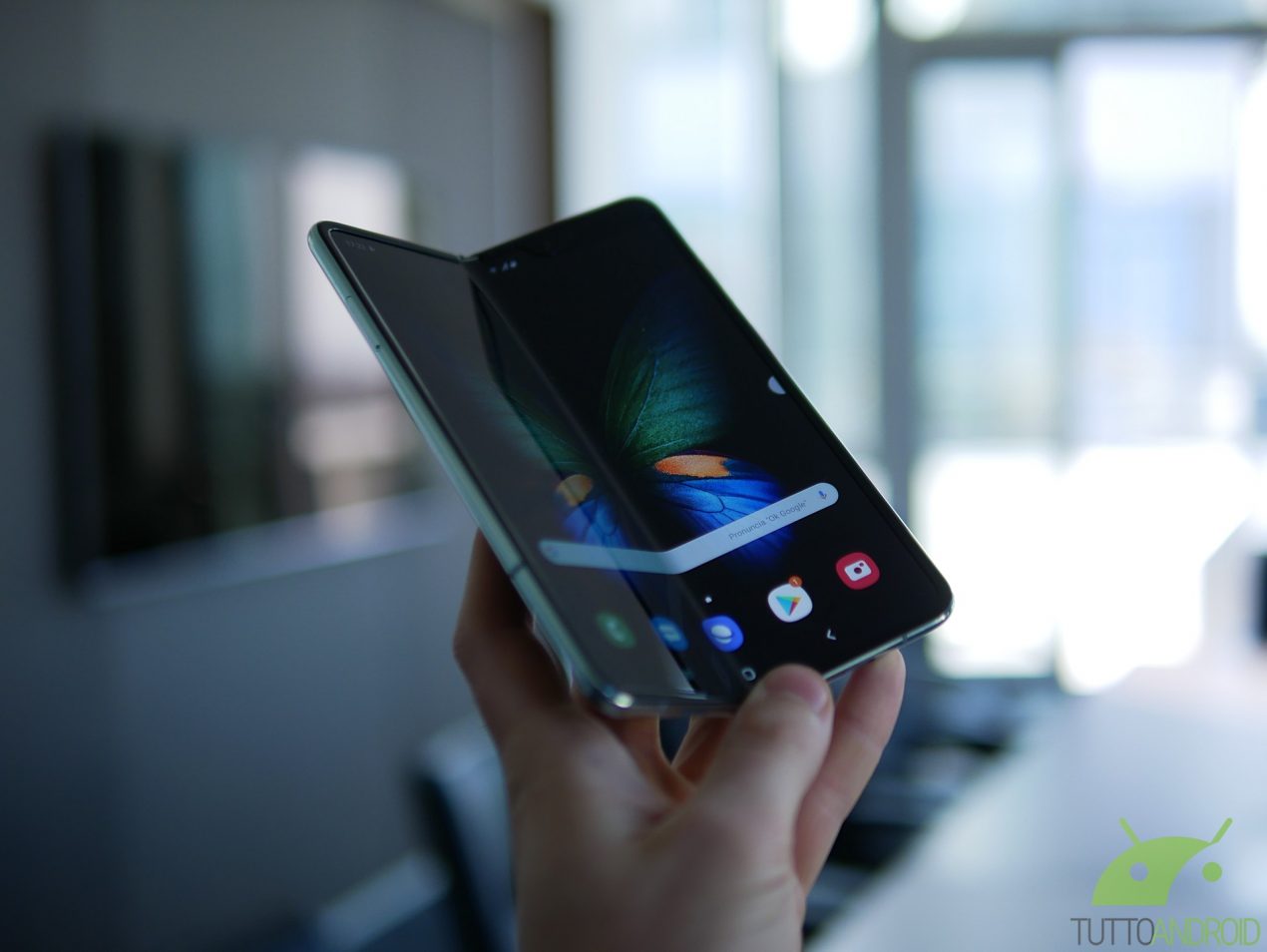 Samsung Galaxy Fold e tanti altri stanno ricevendo dei nuovi aggiornamenti software