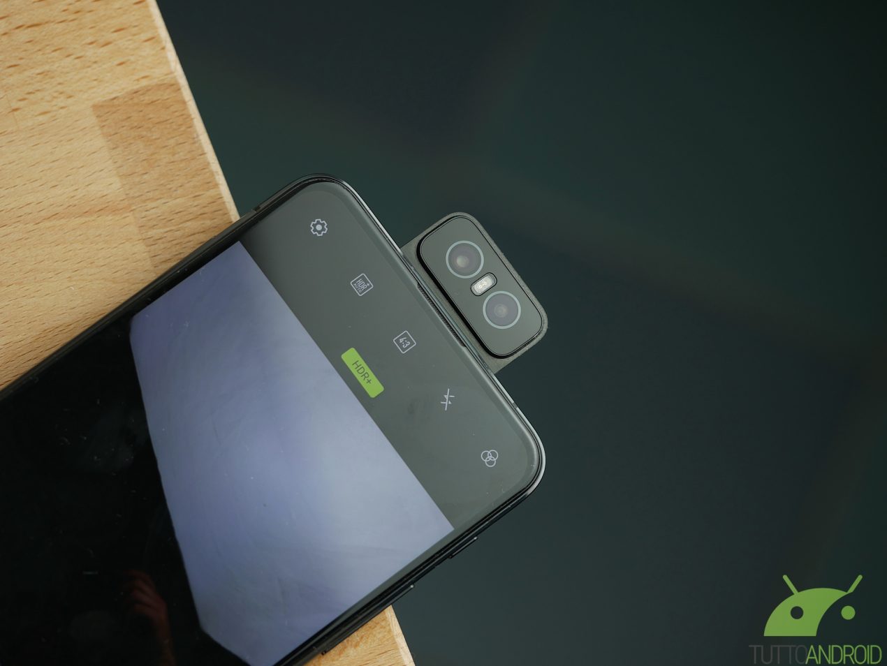ASUS ZenFone 6 riceve TWRP (insieme ad altri smartphone) e un custom kernel con refresh a 75 HZ