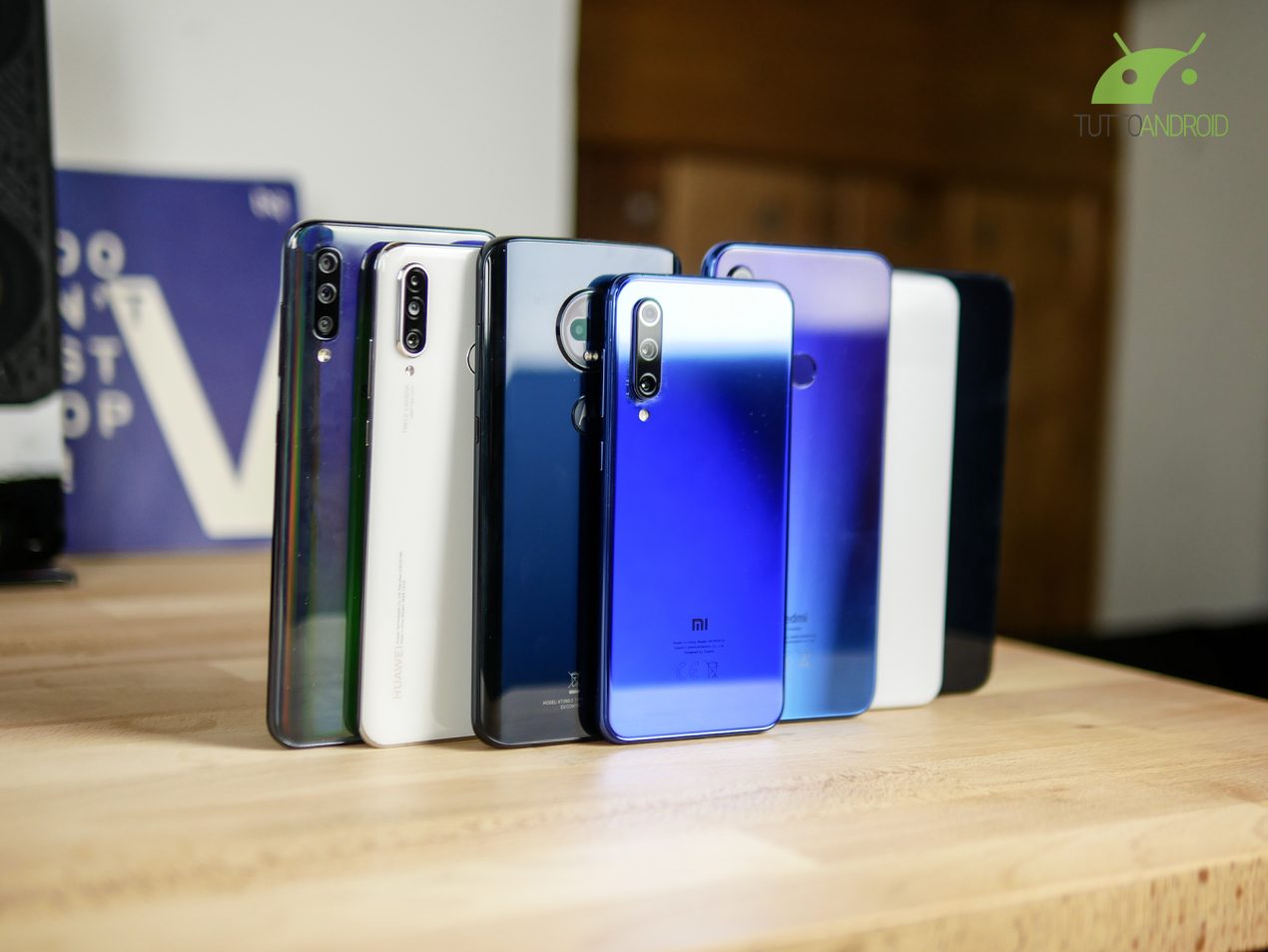 Volete spendere meno di 400 Euro? Ecco su quali smartphone puntare, a confronto in video