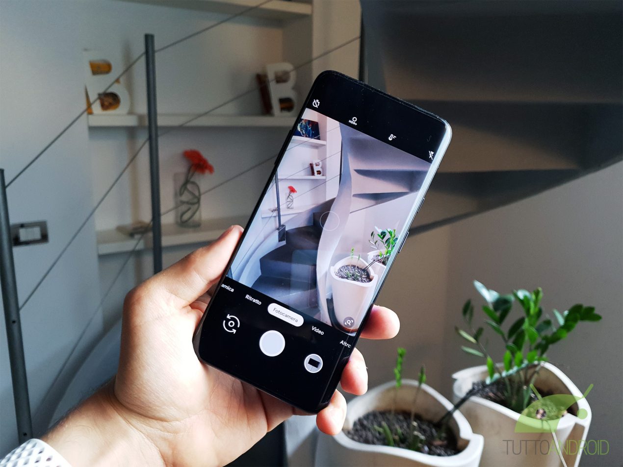 Google Fotocamera è arrivata su OnePlus 7 Pro: ecco come installarla