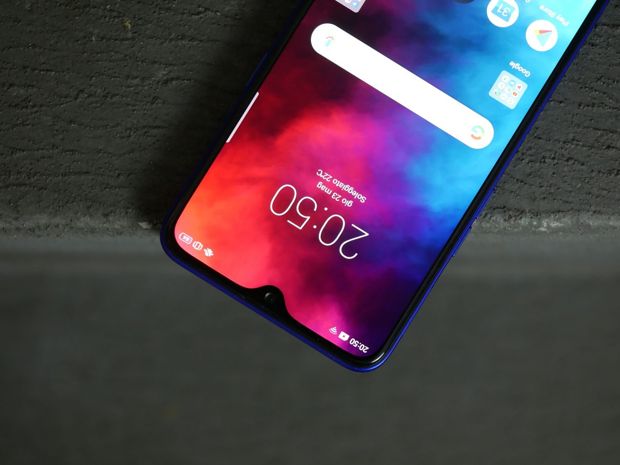 Tre smartphone Realme si aggiornano: ecco la modalità scura e le patch di ottobre