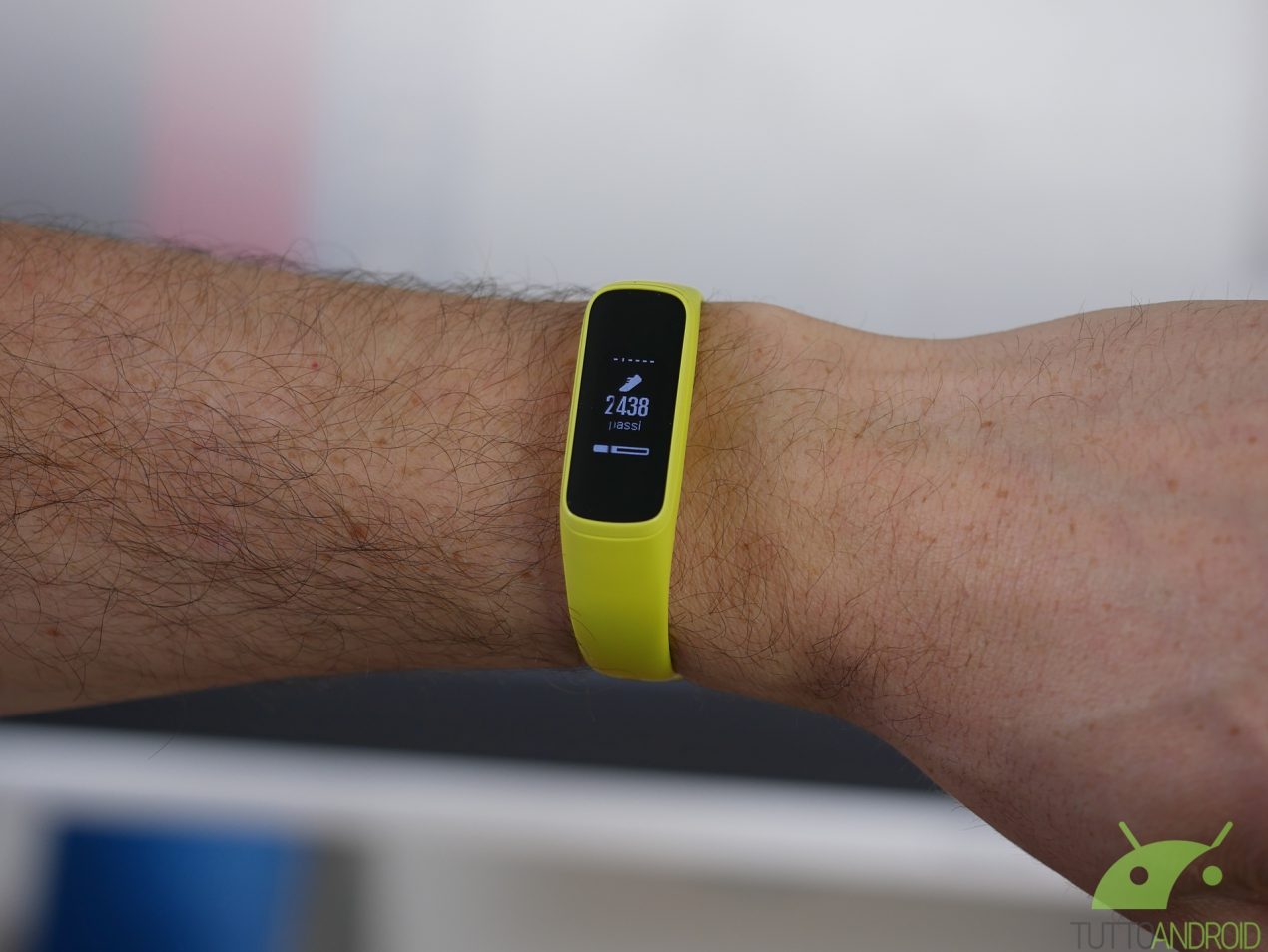 Recensione Samsung Galaxy Fit e: sfida a Xiaomi Mi Band a meno di 40 Euro