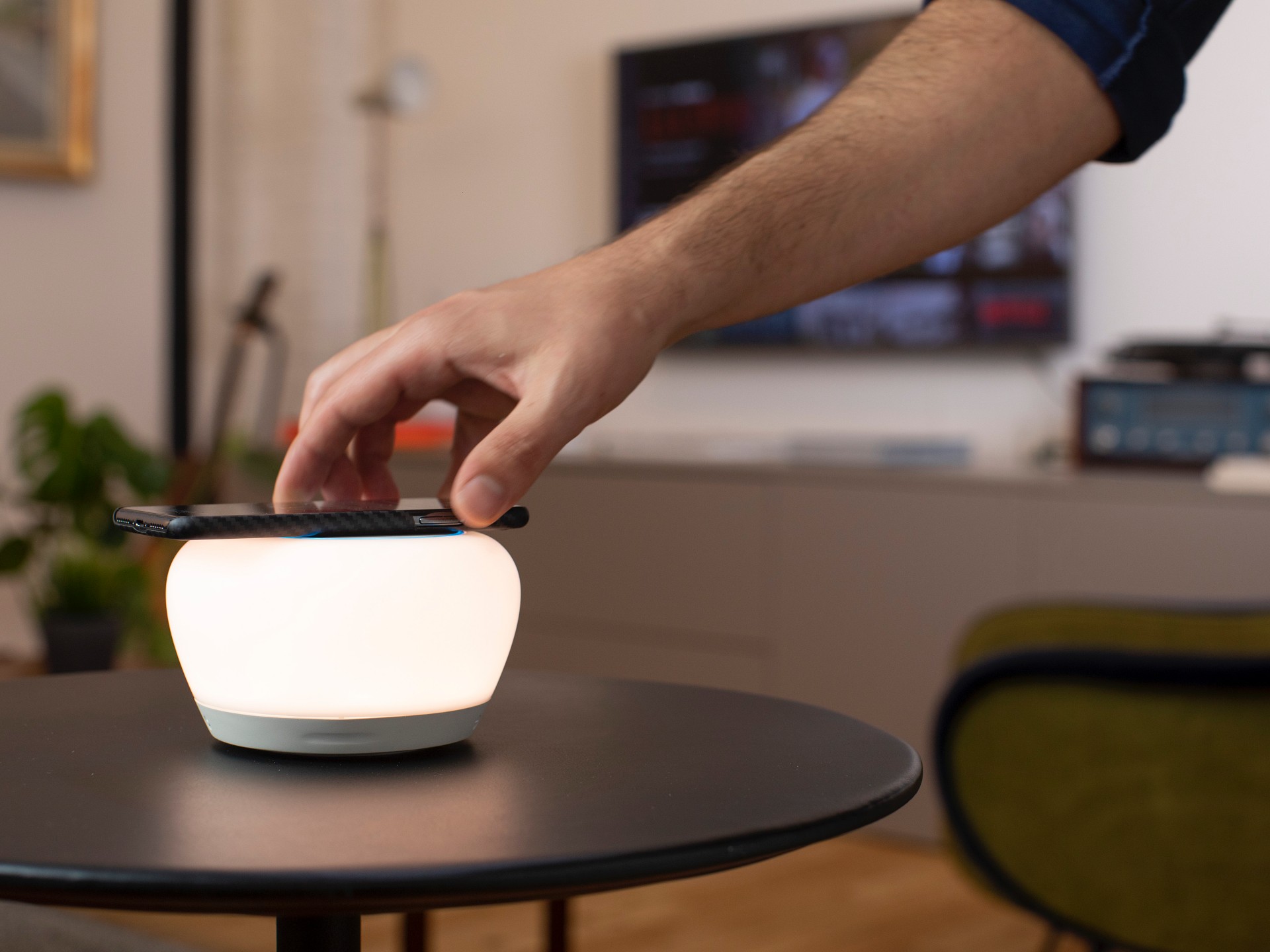 Arriva su Indiegogo Luna Smart Lamp, la prima lampada intelligente tutta  italiana