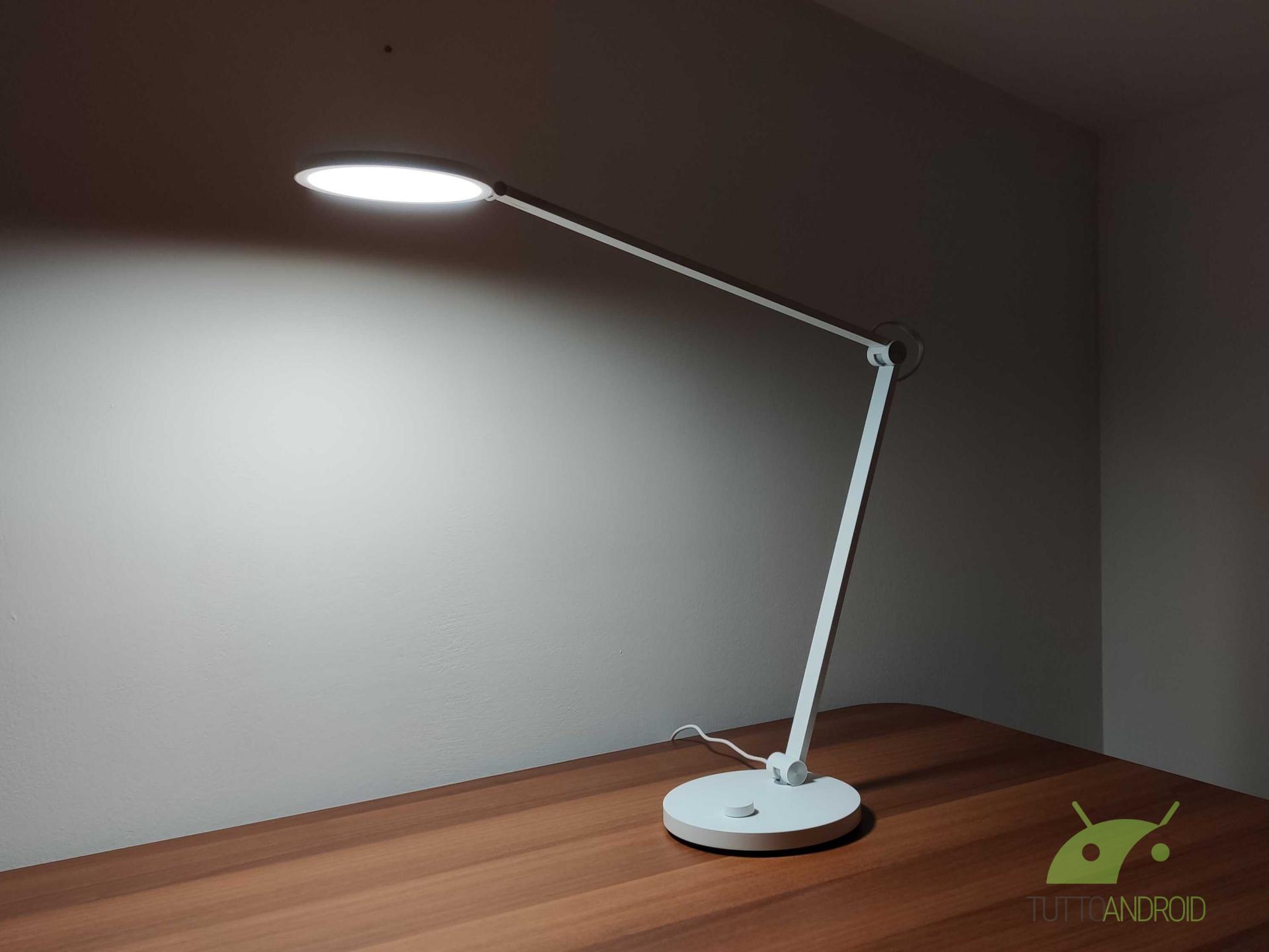 Recensione Xiaomi Mi Table Lamp Pro, lampada da scrivania intelligente