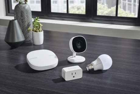 SmartThings Wifi Cam Plug Bulb NoCord 002