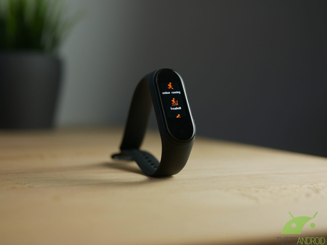 Attenzione alle false Xiaomi Mi Band 4 vendute su Amazon: ecco come acquistare quella originale