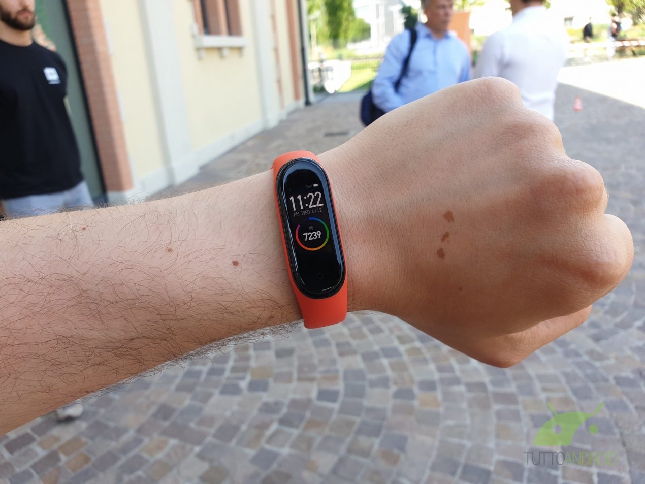 Xiaomi mi band 6 фото