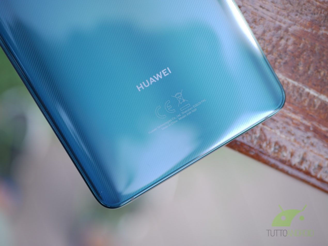 Ecco specifiche e render di HONOR 20 Youth Edition mentre spunta un misterioso medio gamma di Huawei