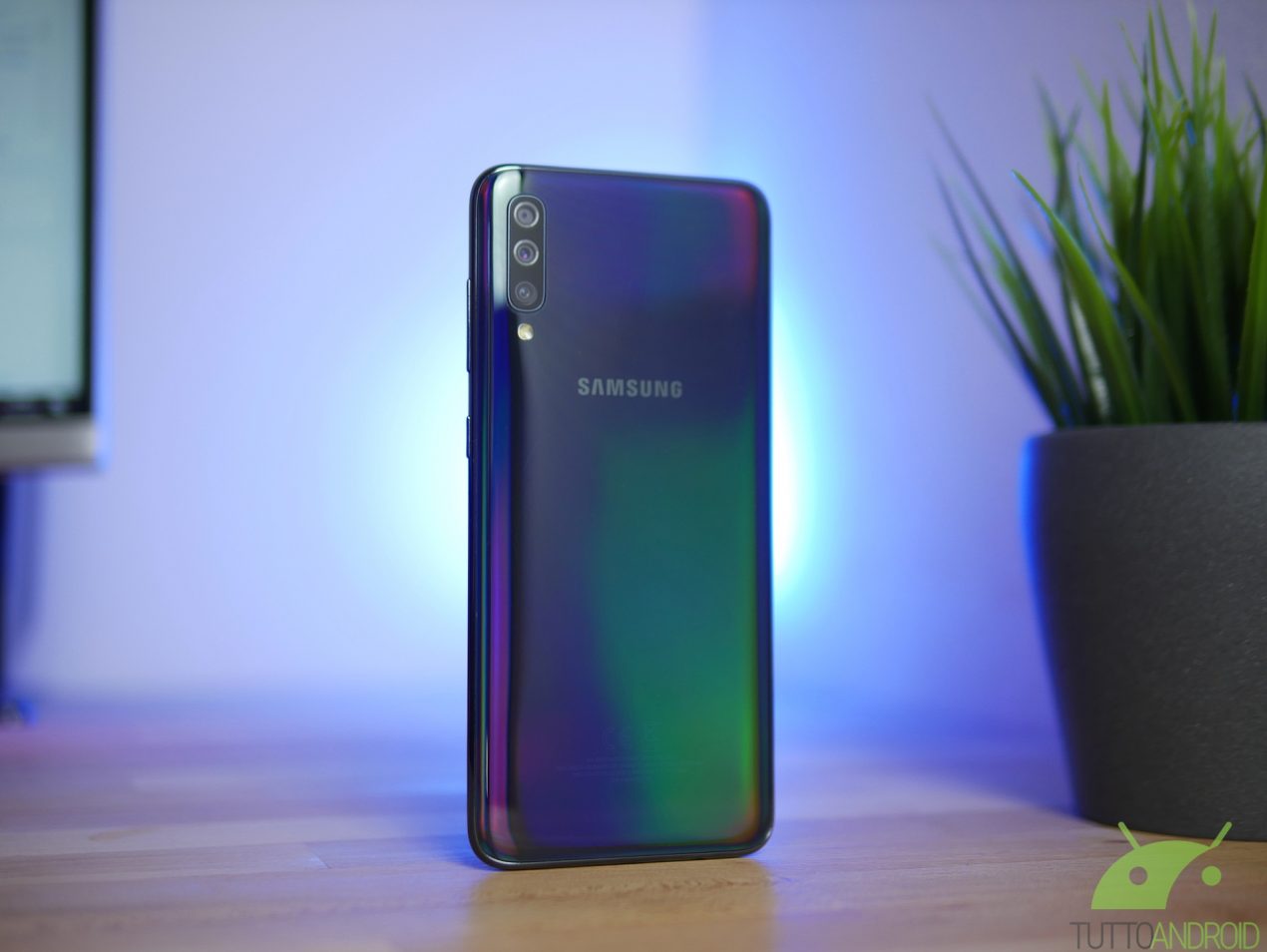Samsung Galaxy A70 e Galaxy A20e passano agli aggiornamenti semestrali