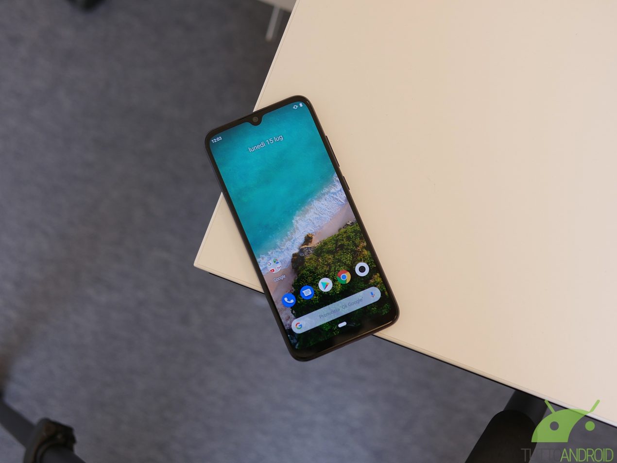 Xiaomi Mi A3 è già acquistabile in Italia da Unieuro nella colorazione Kind of Grey