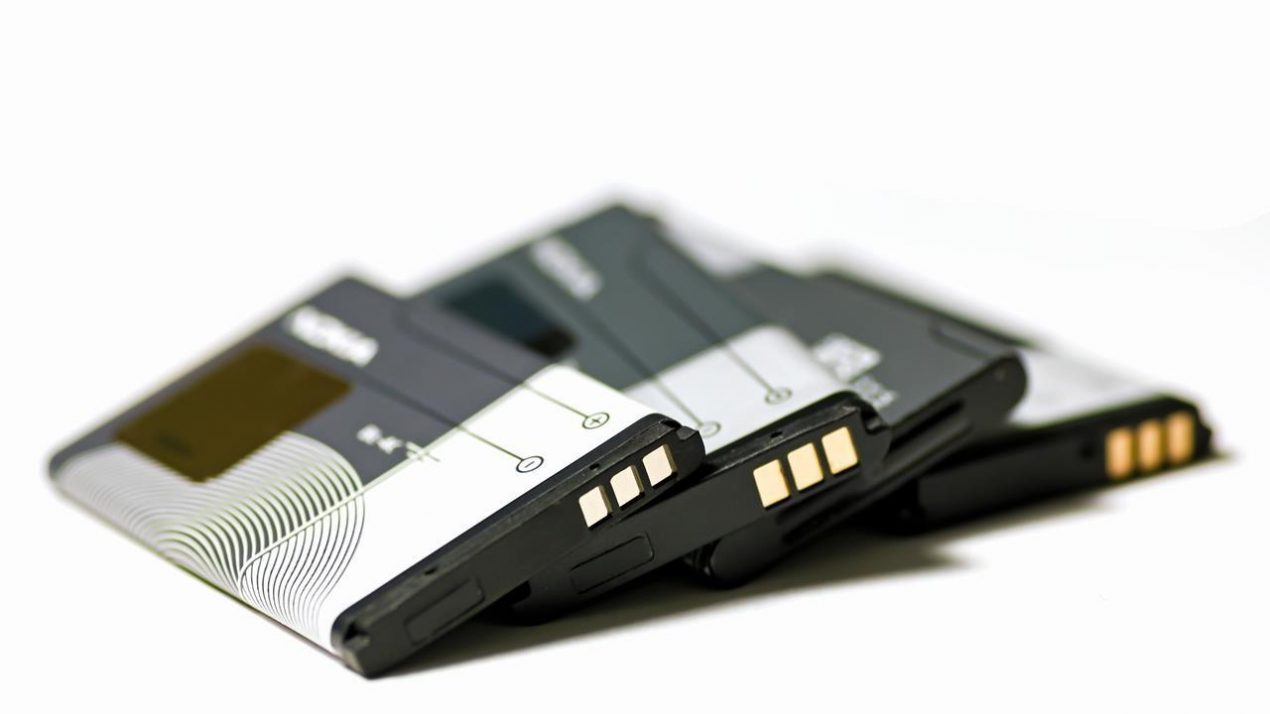 In Europa potrebbero tornare le batterie rimovibili negli smartphone