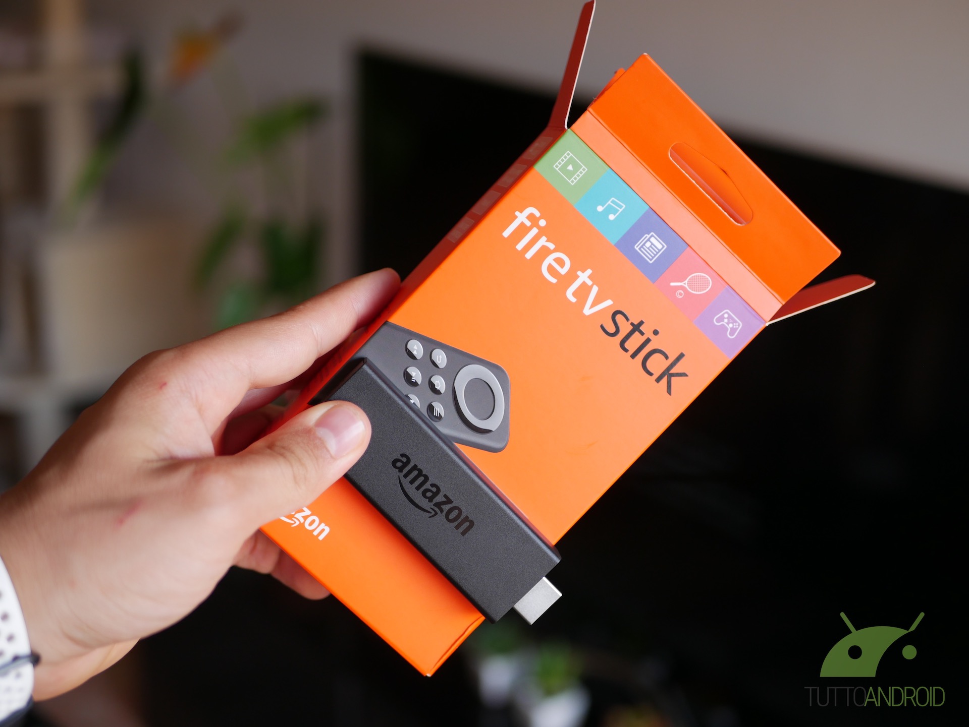 Fire TV Stick Basic Edition è fantastica: che cosa può fare, come  funziona e 5 trucchi per usarla al meglio