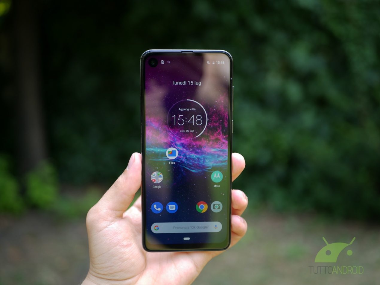 Motorola One Action si aggiorna ad Android 10