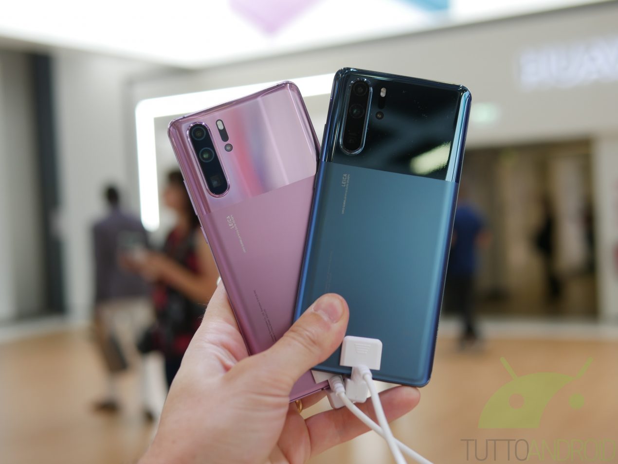 Huawei P30 e P30 Pro si rinnovano con nuove funzioni e colorazioni e la EMUI 10 con Android 10