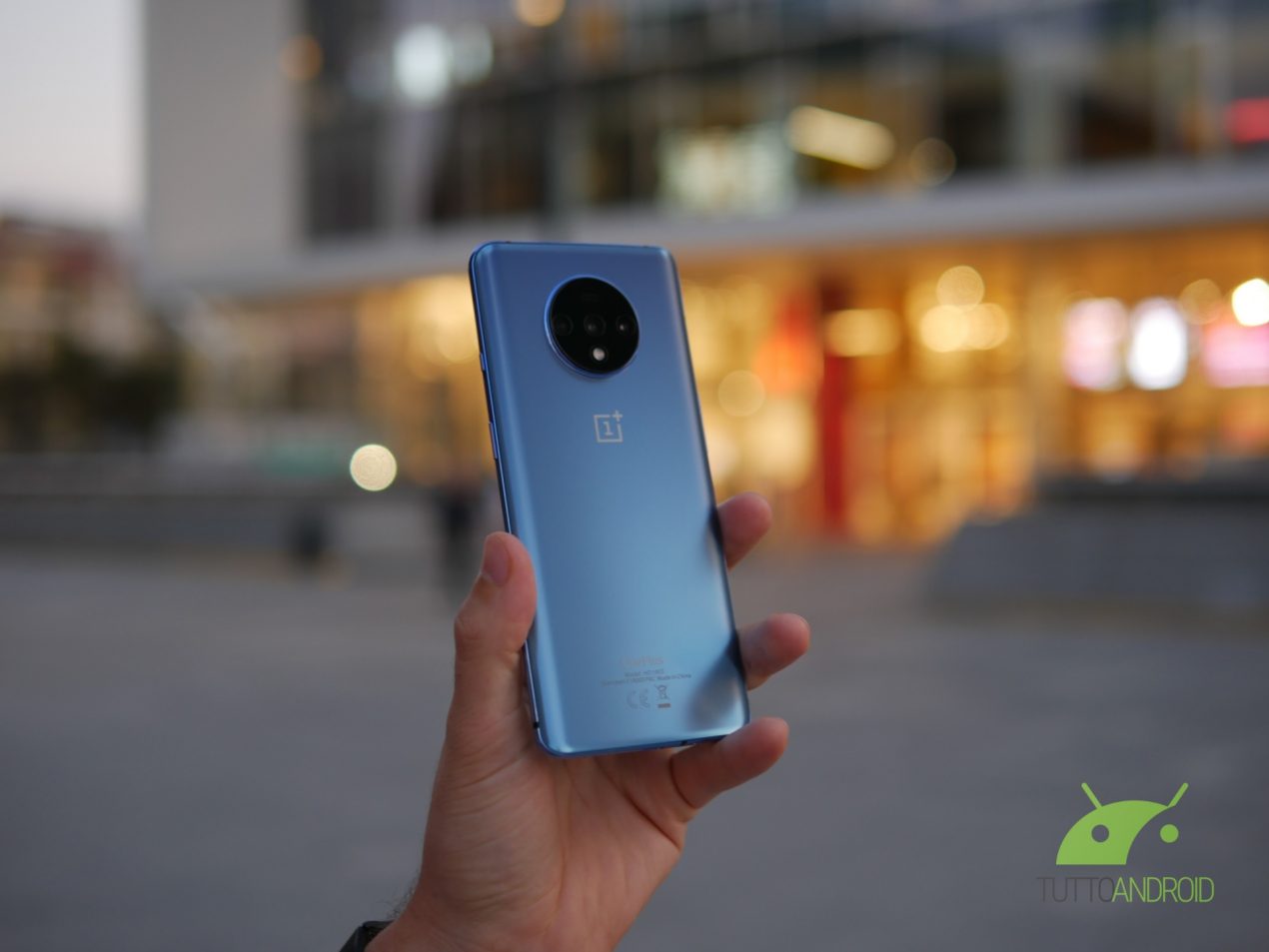 OnePlus 7T è ufficiale: il flagship killer si rinnova e alza la posta