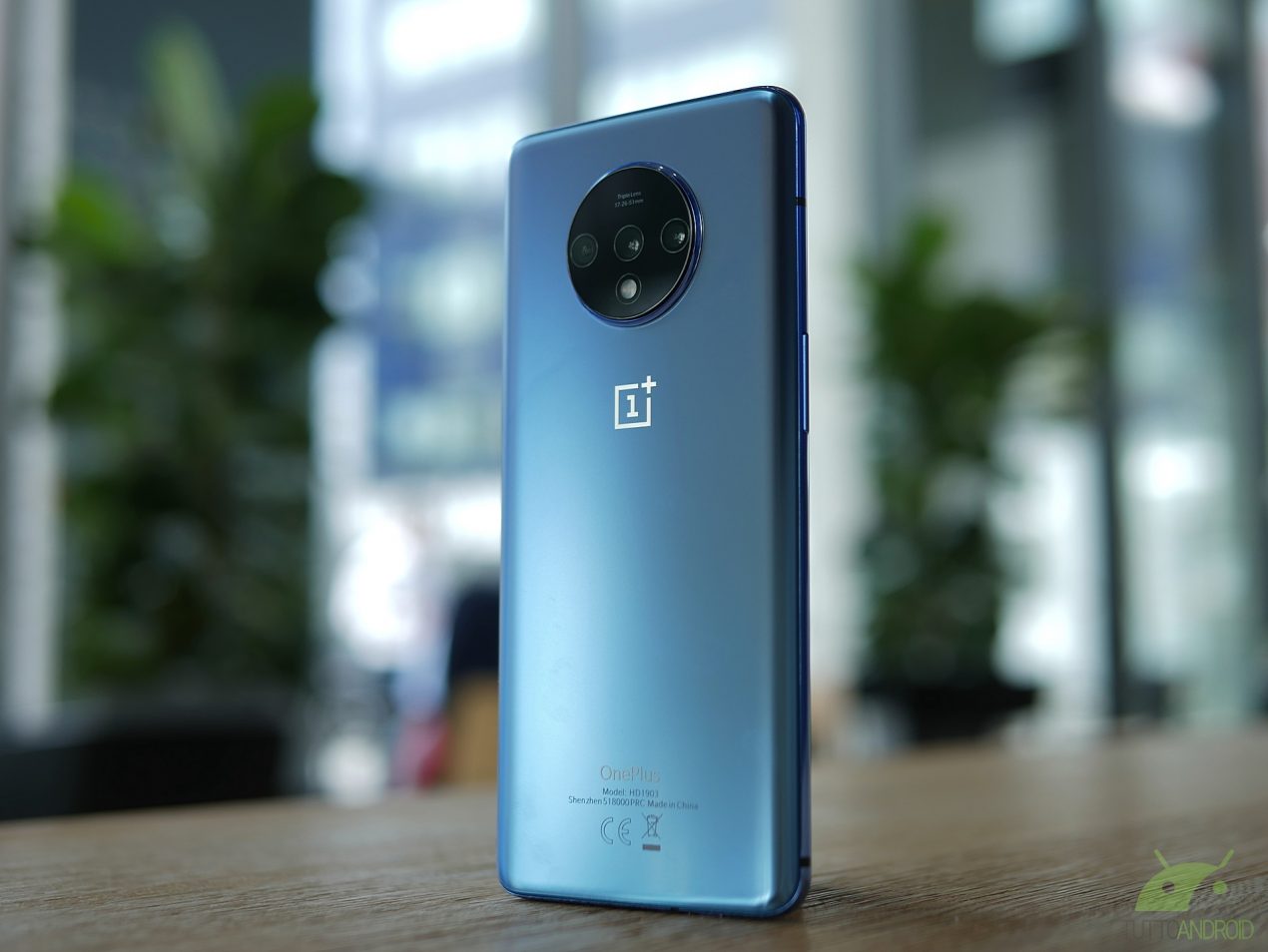 OnePlus svela prezzo e disponibilità di OnePlus 7T per l'Italia